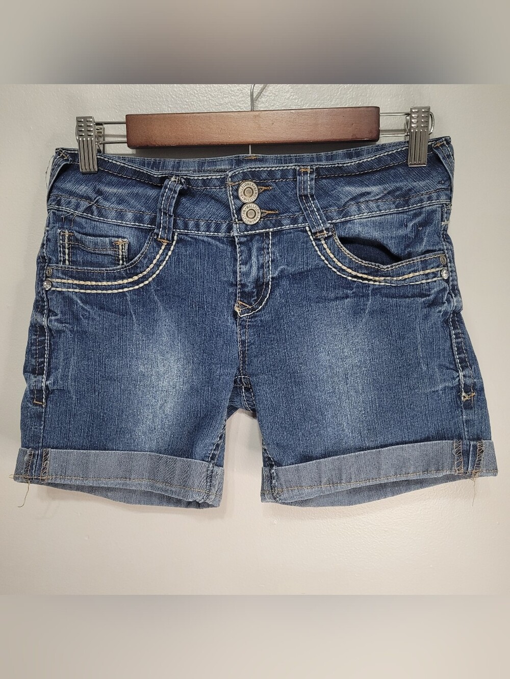 Women's Wallflower Denim Shorts, Stitched, Low Rise, Cuffed Cut-Off, Size 7 - Picture 3 of 11